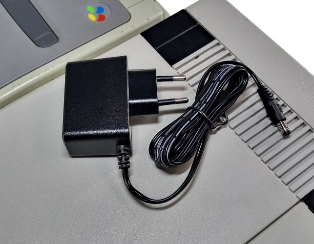 Regulated power supply for Nintendo NES and Super NES (PAL) with EU plug